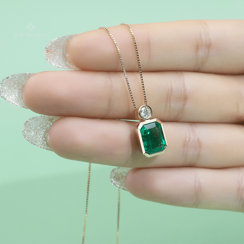 Columbian Emerald Pendant - Ice Dazzle - VVX™ Lab Diamond - Fashion Pendant