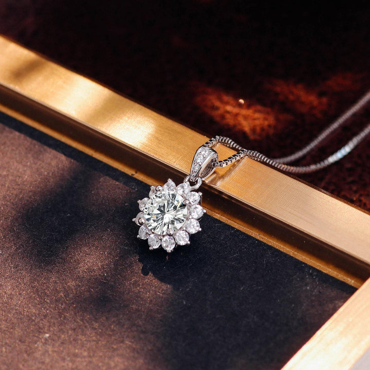 Sunflower Solitaire Pendant - Ice Dazzle - VVX™ Lab Diamond - Solitaire Pendant