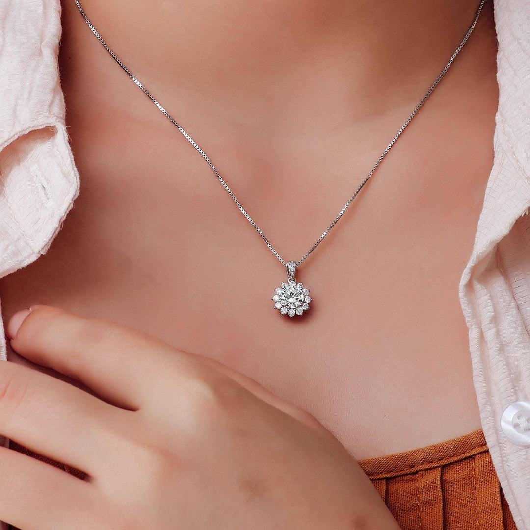 Sunflower Solitaire Pendant - Ice Dazzle - VVX™ Lab Diamond - Solitaire Pendant
