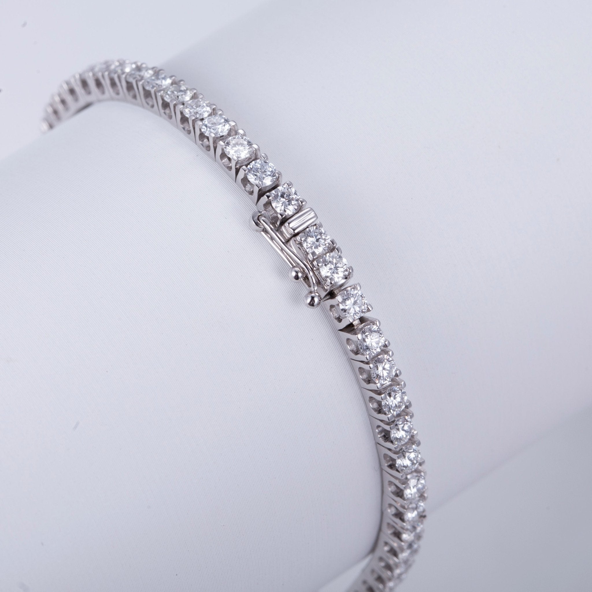 4mm Moissanite Tennis Bracelet in White Gold - Ice Dazzle - SynthaLux™ Moissanite - Tennis Bracelet