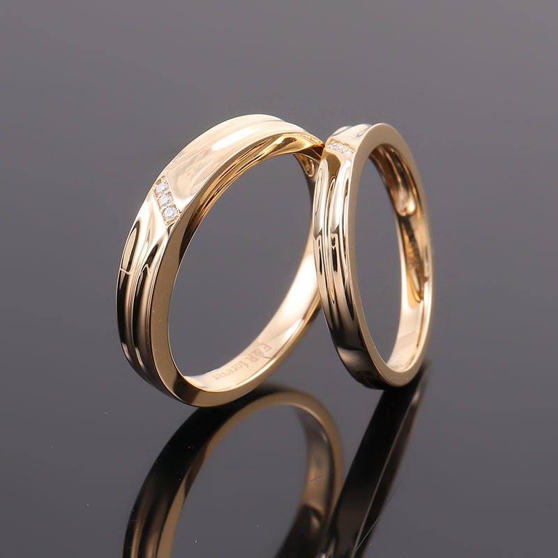 Couple Wedding Band Set with Diamonds 18K Yellow Gold - Ice Dazzle - VVX™ Lab Diamond - Rings