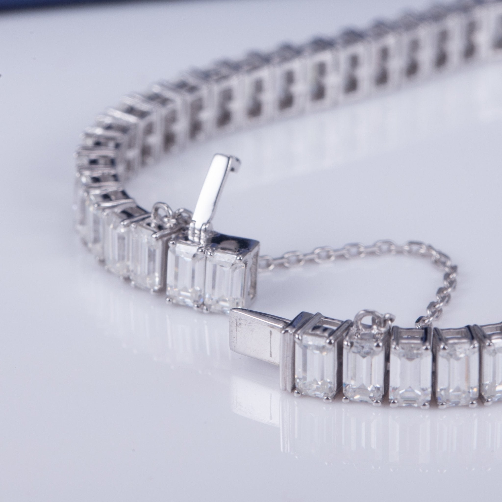 Lab Grown Diamond Baguette Tennis Bracelet in White Gold - Ice Dazzle - VVX™ Lab Diamond - Tennis Bracelet
